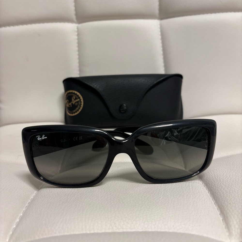 Ray-Ban Glossy Black Sunglasses RB4389